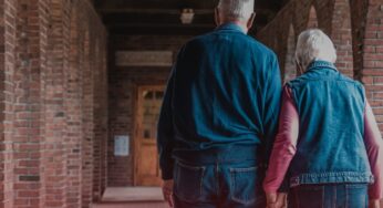 Mejora la calidad de vida de los mayores: curso de afrontamiento de la soledad